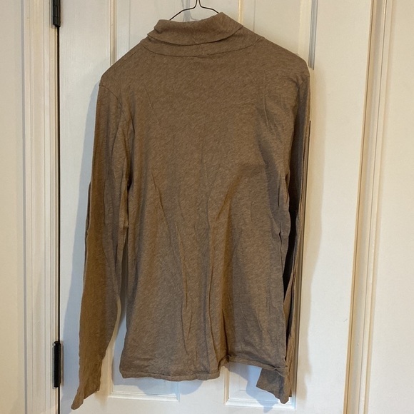 J.Crew turtleneck style long sleeve Size XL tan color - Picture 3 of 3